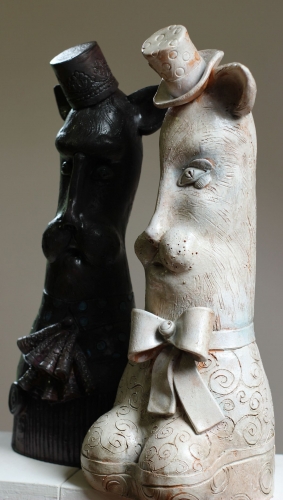 Czarny kot, biały kot, ceramika, rzeźba, 48 x 20 x 17 cm